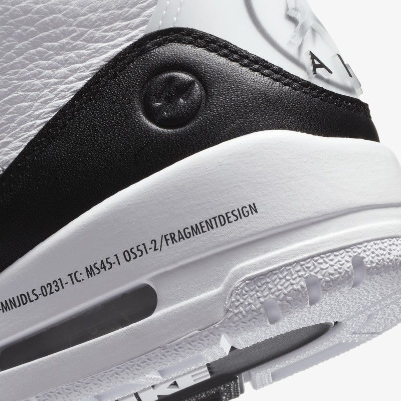 Grailify | 100 | Fragment x Air Jordan 3 White - DA3595 | Air